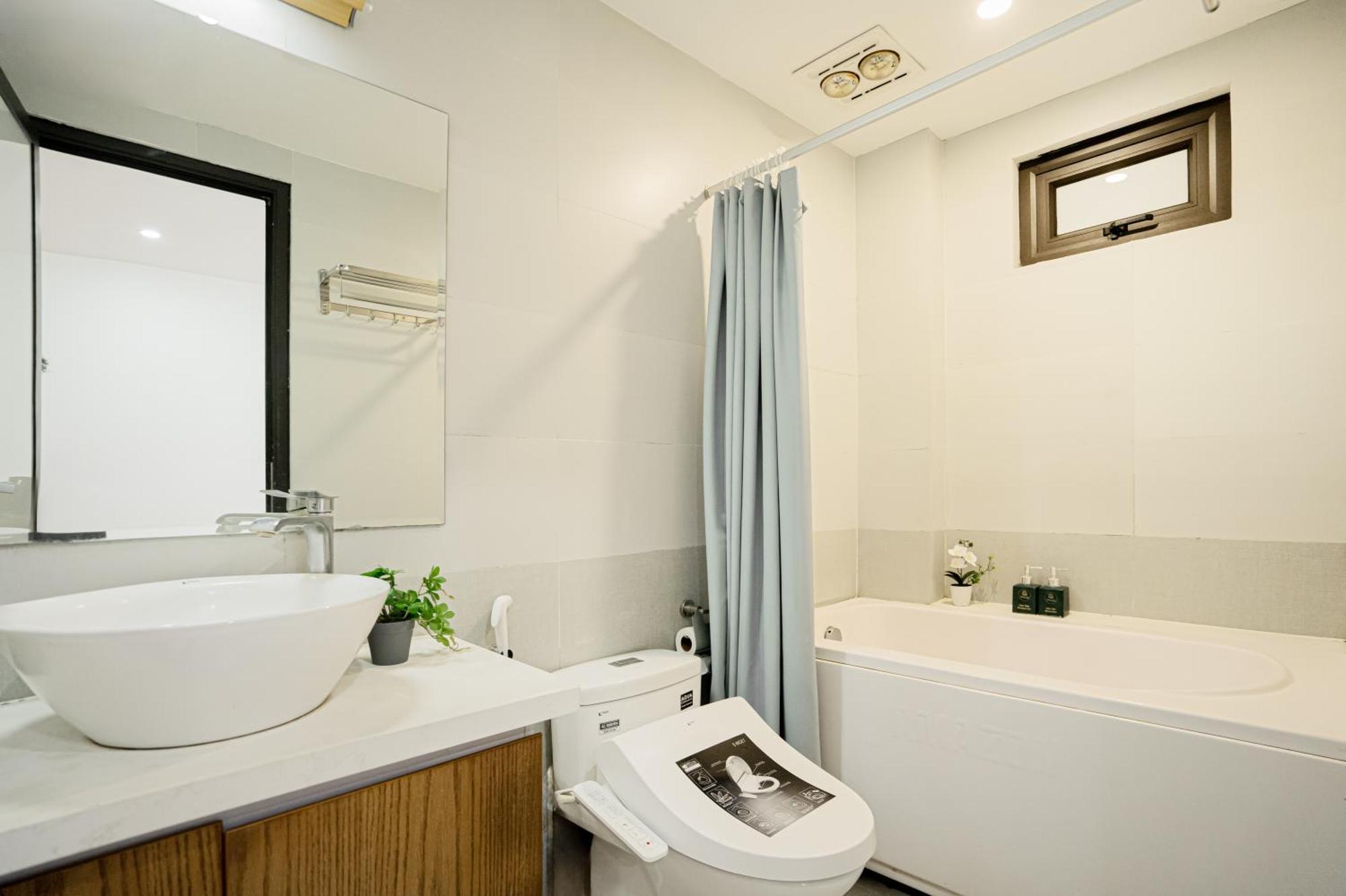22Housing Hotel & Residence 60 Linh Lang Ханой Екстериор снимка