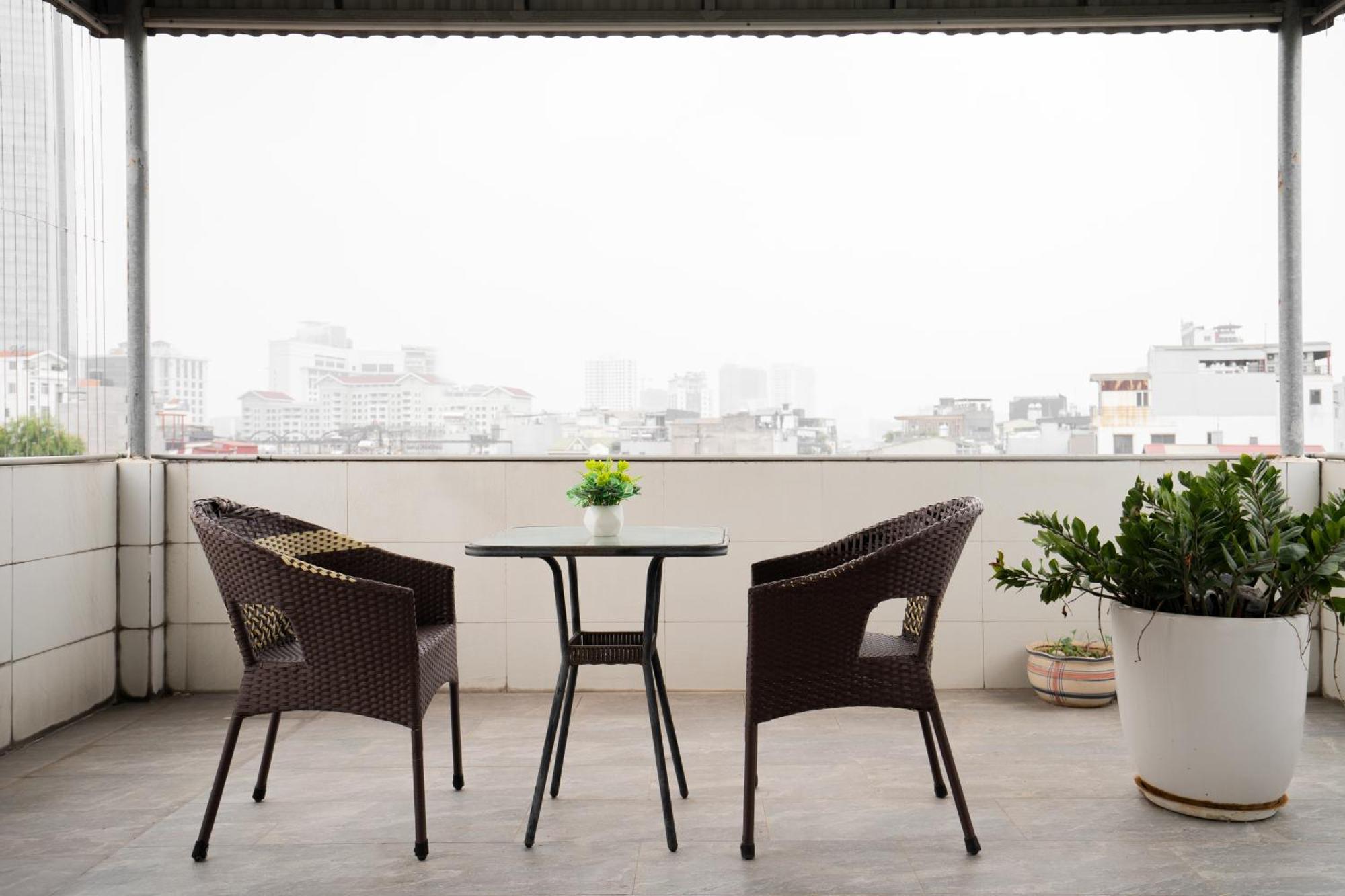 22Housing Hotel & Residence 60 Linh Lang Ханой Екстериор снимка