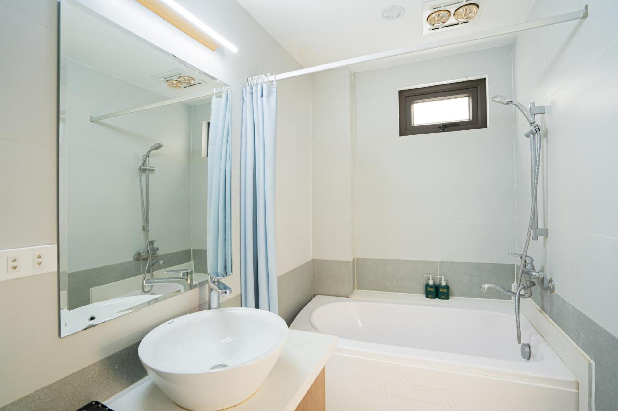 22Housing Hotel & Residence 60 Linh Lang Ханой Екстериор снимка